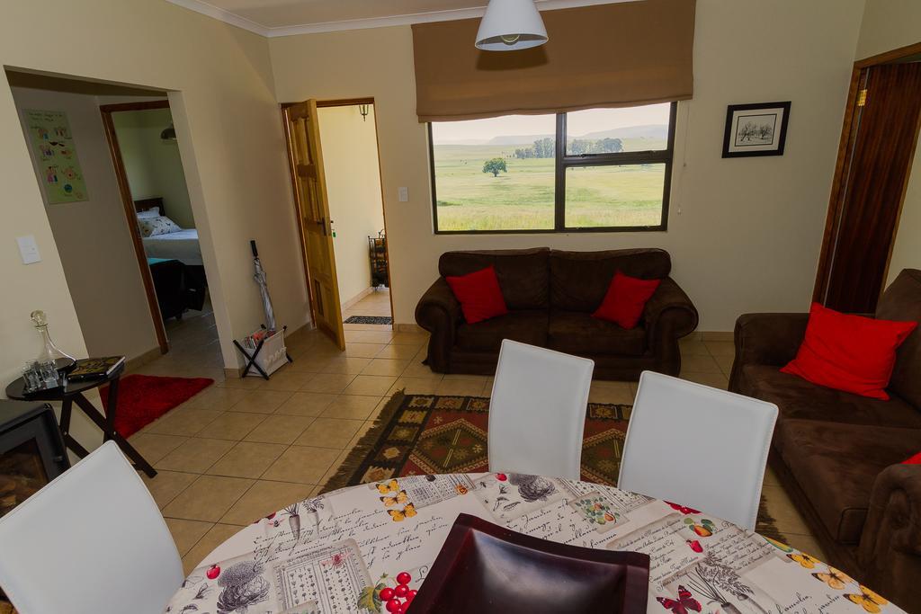 Forellenhof Guest Farm Wakkerstroom Buitenkant foto