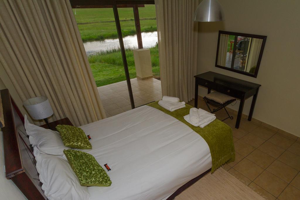 Forellenhof Guest Farm Wakkerstroom Buitenkant foto
