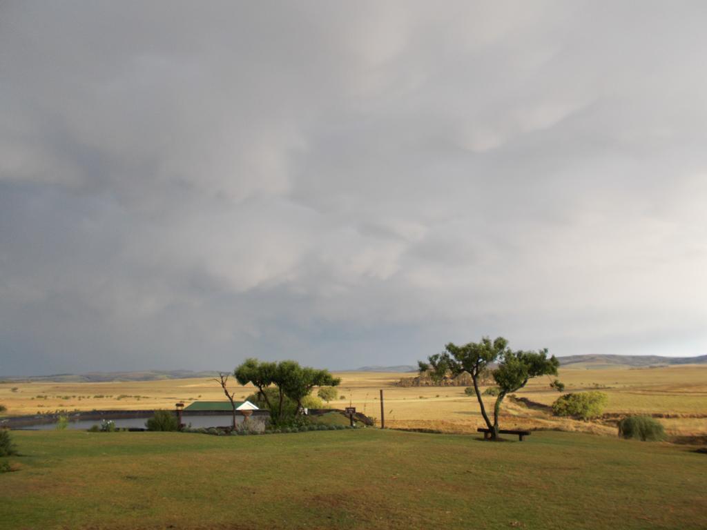 Forellenhof Guest Farm Wakkerstroom Buitenkant foto
